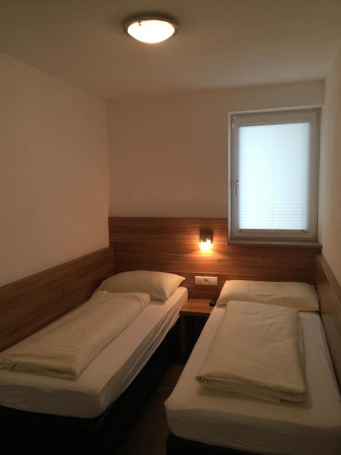 Townville Flachau Room photo